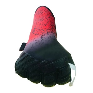 Crack Printing Football Goalkeeper Gloves Unisex PU Material Non-Slip Finger Protection Breathable Adjustable Wrist <b>Strap</b> - Product Image 5