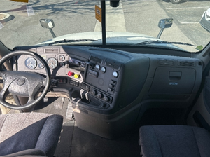 Camión Freightliner Cascadia 12564ST 2019 Usado en Buenas Condiciones con Transmisión Automática y 185,964 millas - Product Image 3