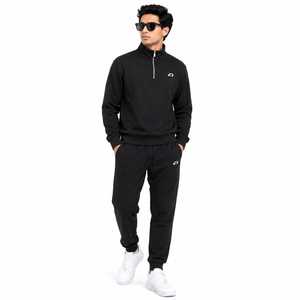 Conjunto Deportivo de Dos Piezas para Hombre, Chaqueta con Cierre de Cremallera y Cuello Alto, Color Negro, Logotipo Personalizado, Ropa Deportiva Informal para Otoño e Invierno, Sudadera con Capucha y Pantalones Jogger - Product Image 1