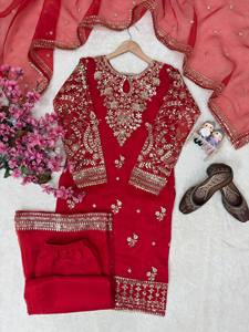 Ensemble de kurta brodée rouge pour femmes avec travail au fil doré, longueur cheville, tenue traditionnelle indienne pakistanaise, toutes saisons - Product Image 4