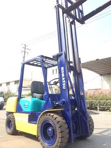 Montacargas Diésel Komatsu FD30 Original en Stock, 3 Toneladas, Usado en Japón, Modelos <span class=keywords><strong>FD25T</strong></span>-17, <span class=keywords><strong>FD25T</strong></span>-14, <span class=keywords><strong>FD25T</strong></span>, FD30T, FD50 - Product Image 4