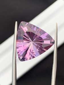Pierre précieuse naturelle Améthyste, taille triligne, couleur violette, pierre brute certifiée IGI, effet lumineux, pour la fabrication de bijoux, bague, pendentif, collier - Product Image 3
