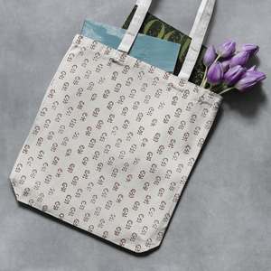 Sacs d'épicerie en tissu de coton durable à imprimé floral en blocs de taille personnalisée, sac à bandoulière pour vêtements, sac cadeau souple pour fabricant - Product Image 1