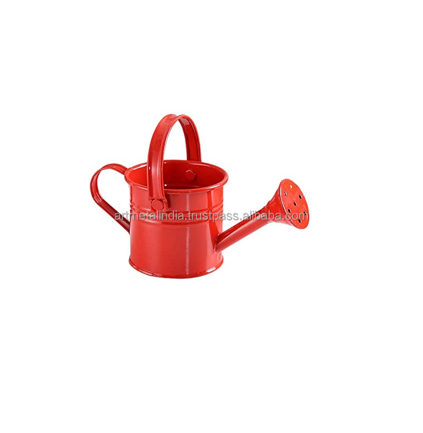 Качественная банка для полива