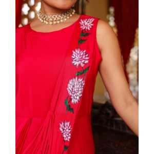 Robe plissée en tissu tissé rose Anna Rani XS avec col bijou et taille naturelle, respirante pour les occasions festives - Product Image 5