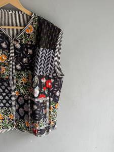 Chaleco Acolchado Floral de Algodón con Diseño de Patchwork, Cuello Redondo, Botón Único, Chaqueta de Mujer Estilo Otoño, REGALO PARA ELLA - Product Image 3