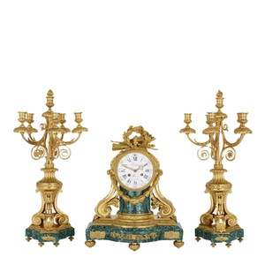 Reloj de Escritorio de Malaquita Emerald Hour, Reloj para el Hogar y la Oficina con Tonos Verdes Refinados, el Reloj de Escritorio de Malaquita Emerald Hour - Product Image 3