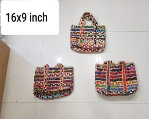 Venta al por mayor de bolsos de yute para mujer, carteras bordadas a la moda para las temporadas de verano, invierno y otoño en La India - Product Image 1