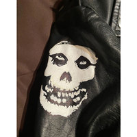 Jaket Kulit Gaya Punk Rock Gothic dengan Aksen Jaring Laba-laba di Bahu, Kerah Berhias Paku Hijau, Patch Batman, Mantel Motor Pria