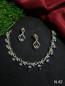 Conjunto de Joyería Nupcial Étnica Americana Clásica con Diamantes, Collar y Aretes de Dos Piezas para Boda y Fiesta, Estilo Moderno - Product Image 1