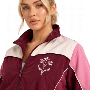 Conjunto Deportivo de Dos Piezas, Chaqueta Cortavientos y Pantalones, Ropa Urbana para Mujer, Venta al Por Mayor, Fabricante de Ropa Deportiva de Moda - Product Image 3