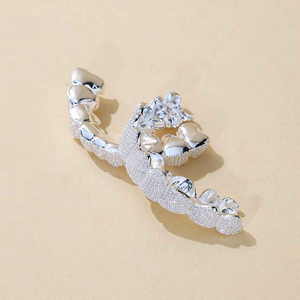 Iced Out Diamond Grillz, Joyería Dental Personalizada, Accesorio de Moda Urbana de Lujo para Hombres y Mujeres - Product Image 1