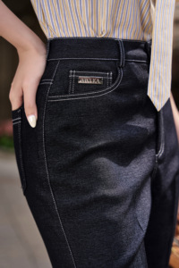 Pantalon évasé en denim extensible taille haute pour femme, coupe contemporaine, délavage foncé, jambe large, ASHER - Product Image 4