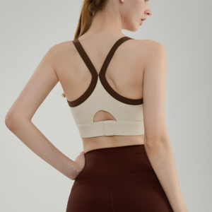 Soutien-gorge de sport premium pour femme, idéal pour la gym, la course, le yoga et l'entraînement – Confortable, respirant et offrant un excellent maintien - Product Image 3