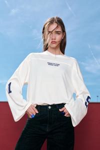 T-shirt à manches longues pour femme OEM, tee-shirt graphique oversize, streetwear décontracté, haut à manches longues, fabricant de vêtements personnalisés, vente en gros - Product Image 3