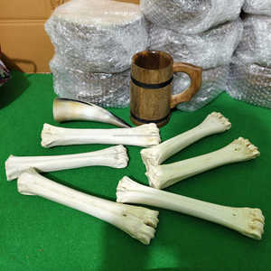 Medio tubo de hueso de búfalo blanco natural, artesanía tradicional y suministro vikingo a precio económico. - Product Image 6