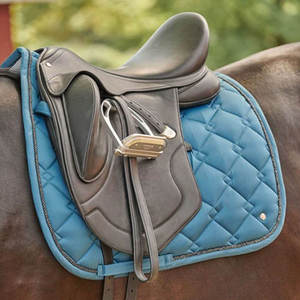 Meilleure Vente en Gros : Tapis de Selle Léger en Polaire avec Logo Personnalisé pour l'Équipement d'Équitation (Dressage et Saut) - Product Image 3