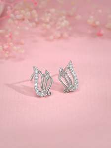 Boucles d'oreilles ailées en zircon argenté, fabriquées en argent pur 925 plaqué or, bijoux de mariage faits à la main pour femmes - Product Image 1