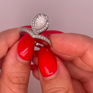 Anillo de Diamante Cultivado en Laboratorio con Corte de Pera de Lujo, Certificado IGI, Chapado en Oro de 14K, Joyería Nupcial para Regalo - Product Image 2