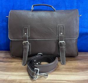 Bolso Mensajero de Cuero Genuino Hecho a Mano, Grande, Duradero, con Cierre de Cremallera, para Uso Profesional y Viajes, para Todas las Temporadas, Estilo Masculino - Product Image 1