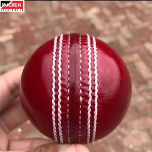 Pelota de críquet ProLevel Hardball de cuero premium con costuras resistentes, calidad de partido, para torneos. - Product Image 1