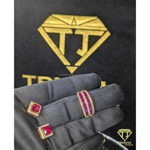 Boucles d'oreilles clous carrées en diamant de laboratoire VVS de haute qualité, pierre rouge, argent sterling 925, style Iced Out, bijoux de luxe tendance par Trisha - Product Image 3