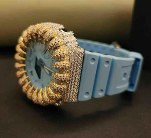 Reloj de Lujo con Moissanita, Analógico y Digital, con Alarma, Caja Redonda en Tono Dorado, Correa de Goma con Hebilla, Unisex, Estilo Urbano - Product Image 3