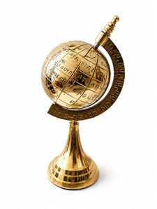 Globe terrestre en laiton avec carte gravée et anneau des méridiens, objet décoratif de bureau traditionnel, design rotatif - Product Image 1