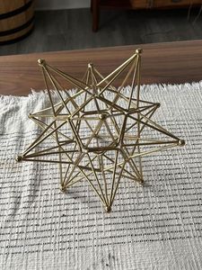 Objets décoratifs en métal fabriqués par des artisans, sculptures conçues pour la décoration moderne du salon et du bureau, avec des détails artistiques élégants - Product Image 2