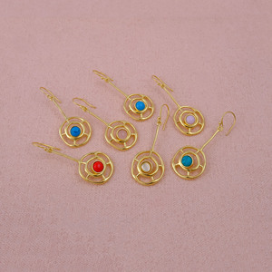 Boucles d'oreilles pendantes géométriques faites à la main avec cadre ouvert, en quartz rose plaqué or, style bohème chic, bijoux en laiton R - Product Image 6