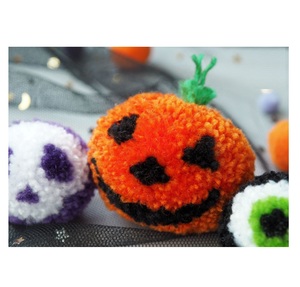 Pompon en forme de citrouille, unique, idéal pour les fêtes de Noël, achetez directement auprès du fournisseur au prix de gros. - Product Image 1