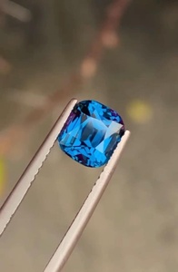 พลอยสปิเนลสีน้ำเงินโคบอลต์ทรงเหลี่ยมเจียระไนแบบคุชชั่น พลอยธรรมชาติประจำเดือนสิงหาคม สำหรับทำเครื่องประดับ - Product Image 2