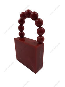 กระเป๋าคลัทช์เรซิ่นสีแดงทำมือพร้อมหูหิ้วประดับลูกปัด กระเป๋าถือดีไซน์เนอร์สำหรับงานเลี้ยงกลางคืนหรืองานแต่งงานสุดหรูสำหรับผู้หญิง - Product Image 3