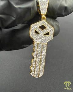 Pendentif en forme de crâne plaqué or rose entièrement serti de diamants de laboratoire VVS en argent sterling 925, bijoux hip-hop - Product Image 1