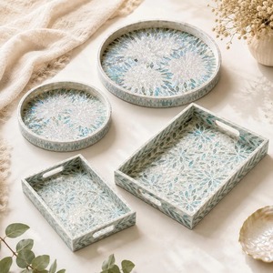 Plateau de service rond moderne en nacre avec motif mosaïque chevron coloré incrusté et poignées latérales surélevées - Product Image 6