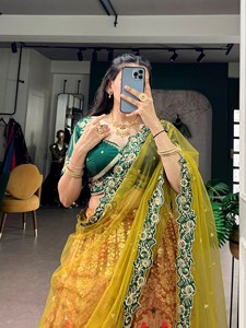 Lehenga Choli pour femmes en coton et rayonne, très demandé, avec dupatta, idéal pour les mariages, disponible à prix abordable. - Product Image 3