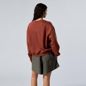 Femmes décontracté printemps deux pièces ensemble à manches longues pull sweat et short Logo personnalisé respirant survêtements en gros - Product Image 2