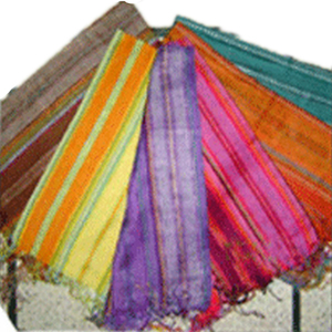 Écharpe en viscose rayée en coton pour femmes, style traditionnel des îles d'Asie et du Pacifique, à porter toute l'année - Product Image 1