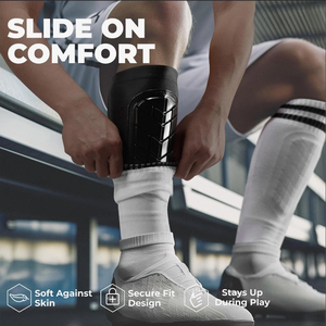 Protège-tibias de football rembourrés avec manchons de compression pour hommes, femmes et jeunes - Product Image 4