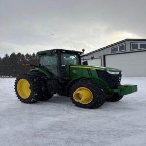 ซื้อรถแทรกเตอร์ John Deere 7200R 4WD 230 แรงม้า พร้อมปั๊มประสิทธิภาพสูงและระบบเกียร์เพื่อประสิทธิภาพการทำงานในฟาร์ม - Product Image 4