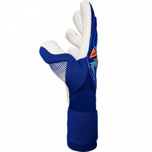 Guantes de Portero Personalizados con Látex Alemán en la Palma Delantera, Malla en el Dorso, Látex y Silicona Inyectados, Correa Integrada - Product Image 4