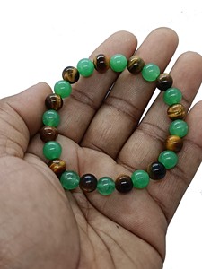 สร้อยข้อมือลูกปัดหยกเขียวคุณภาพสูง ประดับด้วยคริสตัลไทเกอร์อาย  เครื่องประดับแฟชั่นเสริมพลังงาน สำหรับผู้ชายและผู้หญิง เหมาะสำหรับการทำสมาธิ หรือเป็นของขวัญ - Product Image 4