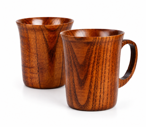 Taza de madera hecha a mano con asa tallada, taza vikinga tradicional de madera vintage, taza de madera natural para beber. - Product Image 1