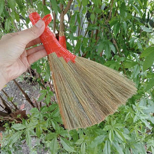 Balai en paille asiatique, balai en herbe vietnamien, petites tailles pour le nettoyage domestique, prix abordable, export en gros de balais du Vietnam - Product Image 4