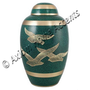 Urna Funeraria de Latón Sólido Estilo Americano, Color Verde Jade, Fabricada en India, para Cenizas Humanas, por Axiom Home Accents - Product Image 3