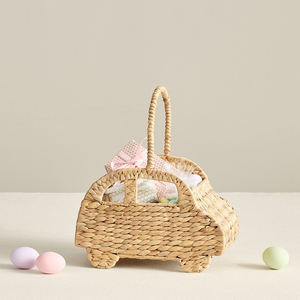 Panier en osier en forme de voiture, panier de rangement décoratif, panier organisateur en rotin naturel, parfait pour le rangement sur les étagères de la chambre d'enfant - Product Image 1