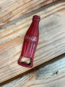 Bandeja para abridores de botellas de metal reciclables y ecológicos con construcción duradera para una colección de artículos de bar sostenibles - Product Image 6