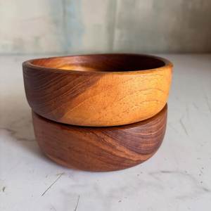 Bol à fruits en bois disponible dans toutes les variétés de bois. Il sert à présenter les produits frais, à ranger les collations quotidiennes ou à servir comme un objet décoratif. - Product Image 3