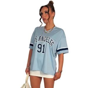 Camisetas impresas personalizadas de alta calidad para mujer, ropa deportiva informal para mujer, camiseta de fútbol ligera y transpirable de gran tamaño con cuello en V - Product Image 4