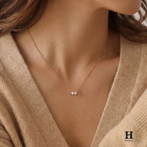 Collar con Colgante de Mariposa de Oro y Diamantes, Joyería Delicada con Piedras de Corte Pera y Redondo, Collar Minimalista de Oro de 18K para Mujer - Product Image 4